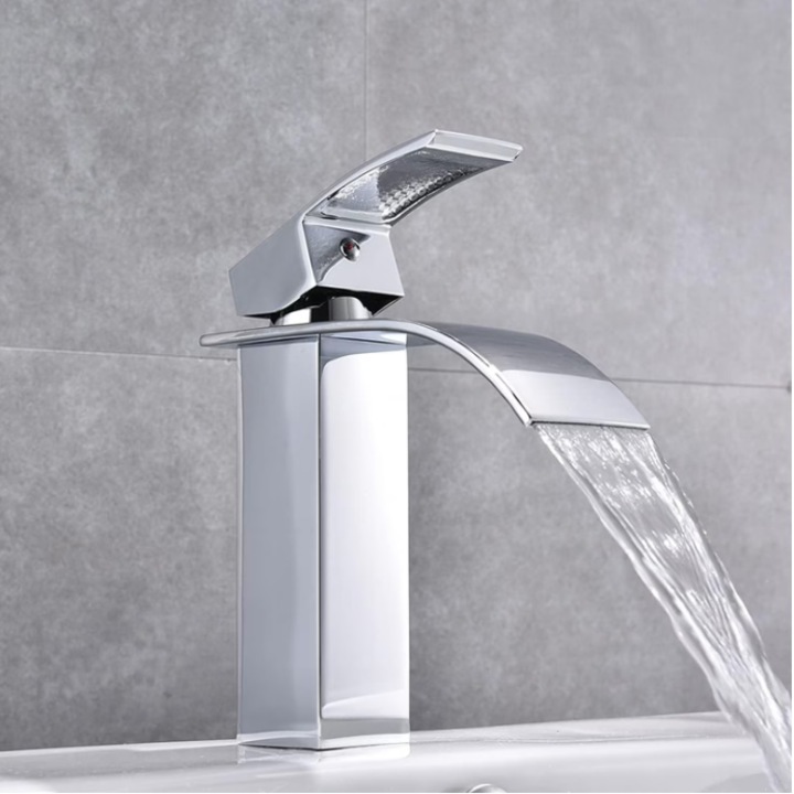 Modern mosogató csaptelep Cascade típusú, egykaros, szerelőlap, sárgaréz, króm