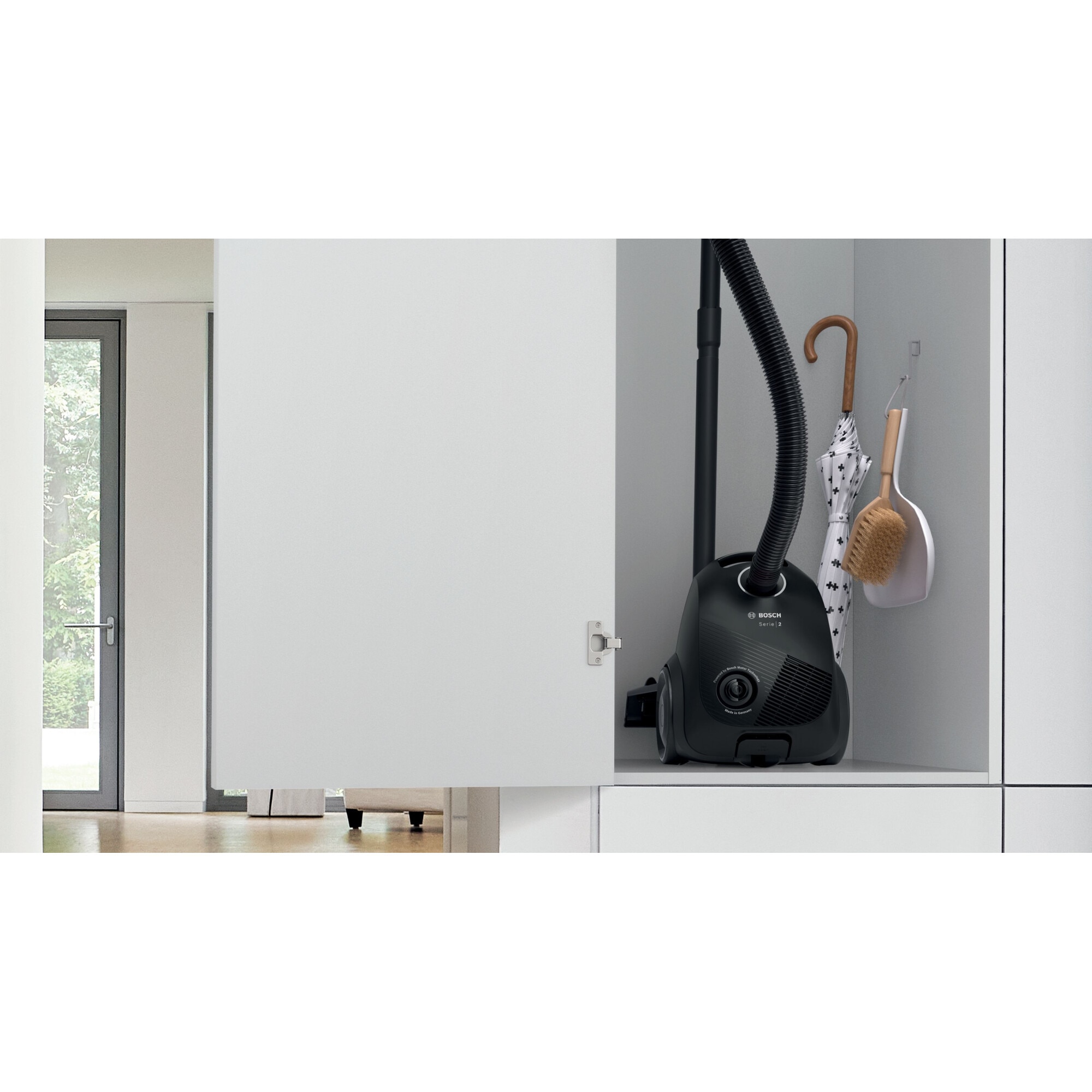 Aspirator cu sac Bosch BGBS 2X111