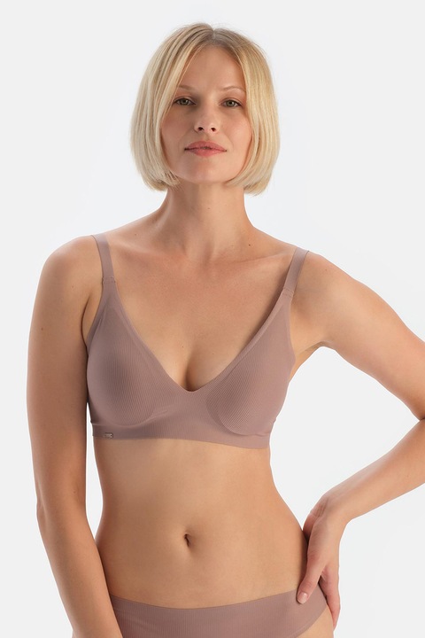 DAGI, Sutien fara cusaturi cu cupe triunghiulare, Roz prafuit