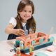 Tender Leaf Toys fa játékkészlet - Vidra családi hajó