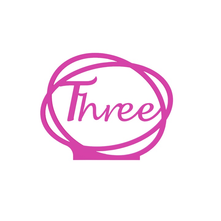 Орнамент за сватбена маса, "ТРИ", зала за събития, 163 X 202 mm светло лилаво