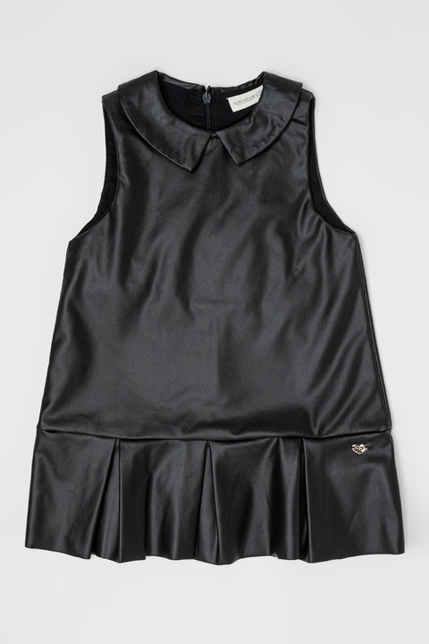 Sarabanda, Ujjatlan ruha hegyes gallérral, Fekete