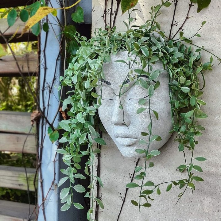 Ghiveci cu fata, Enforose, material rezistent din rasina, utilizare interioara si exterioara, design creativ, 20x20cm