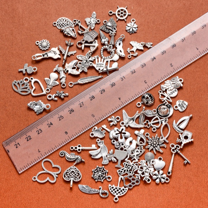 Set 100 pandantive metalice argintii mixte 0.2x0.8 in, pentru proiecte DIY