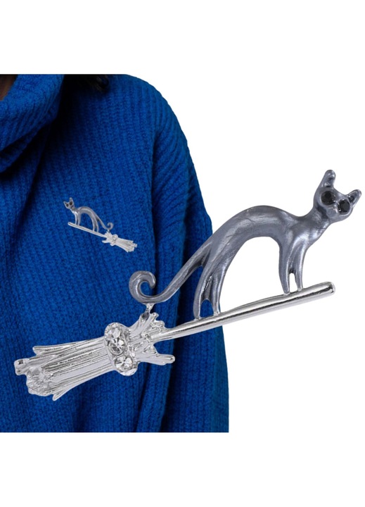 Broszka Edibazzar, motoc czarny kot na miotle, cyrkonii, 4.5x1.5cm