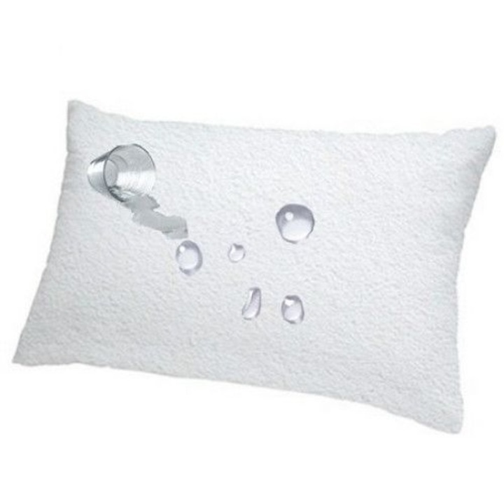 Perna impermeabila, alba, dimensiune 50x70