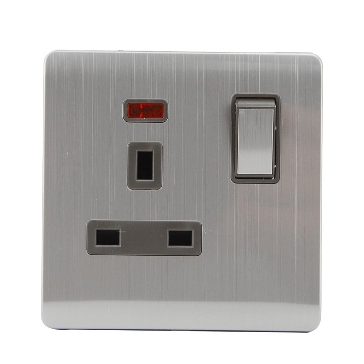 Priza Jormftte, 13A, 250V, 3 lyukkal, falra szerelhető, fehér színű