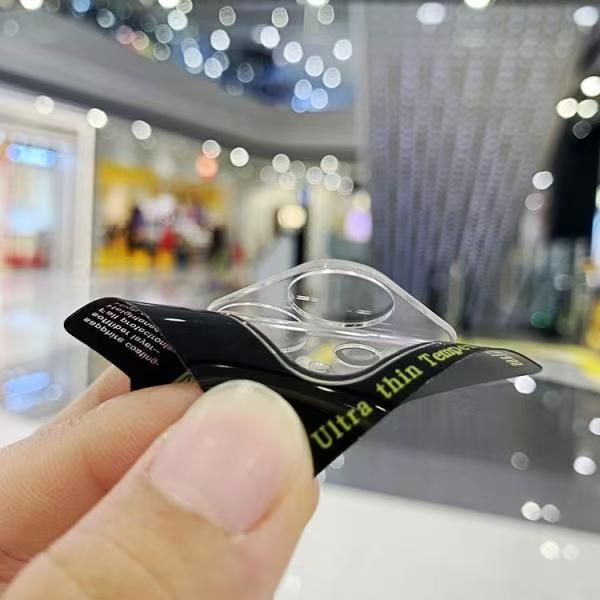 Folie protectie lentila camera pentru iPhone 15 Pro/15 Pro Max, transparenta, rezistenta la zgarieturi si socuri, aplicare usoara