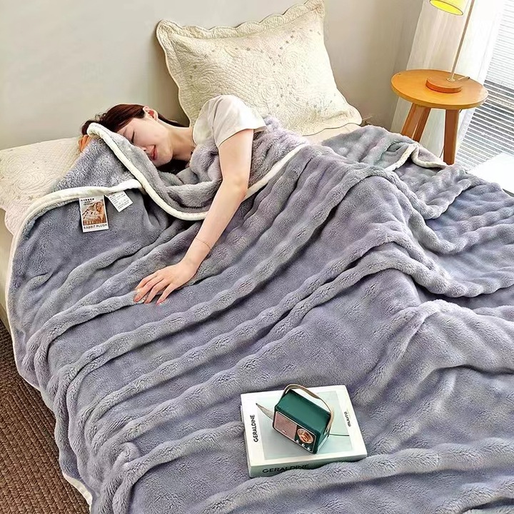 Patura pufoasa pentru pat dublu, blanita artificiala de iepure, BL-3, gri deschis, 200 x 230 cm