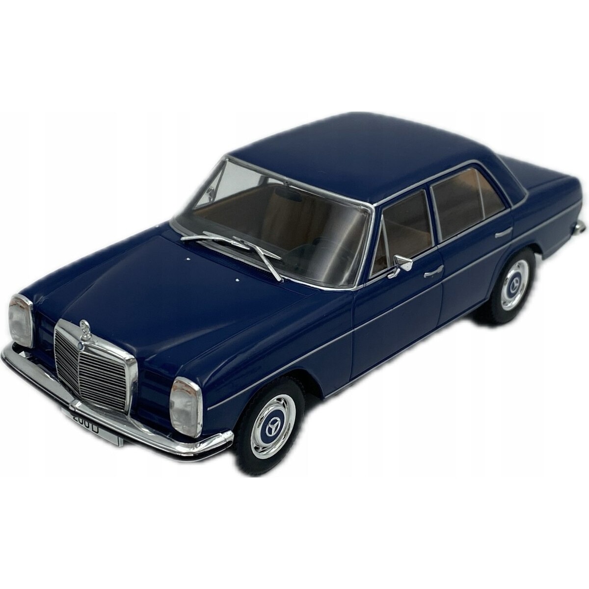 Amazon | 1/24 メルセデス・ベンツ W115 コラムシフト MT