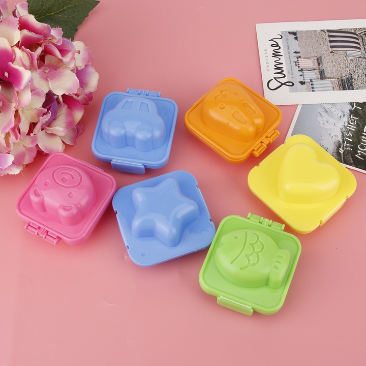 Set 6 forme reutilizabile pentru prajituri, polipropilena, 8x8x5cm, multicolor