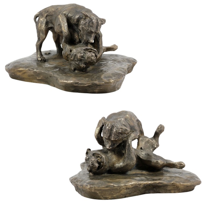Pit Bull kutya szobor, Art-Dog, fehér talapzaton, kis méretű, bronzhatású anyagból