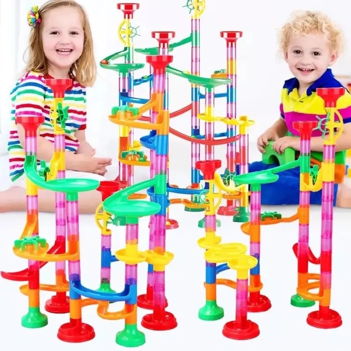 Pista interactiva 105 piese, BGHYHYHI, pentru 2-4 jucatori, plastic, 4-12 ani