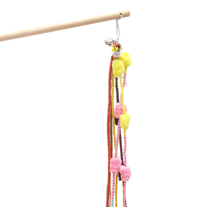 Jucarie pentru pisici, AMRINUGL, bat din lemn, 40x55cm, multicolor