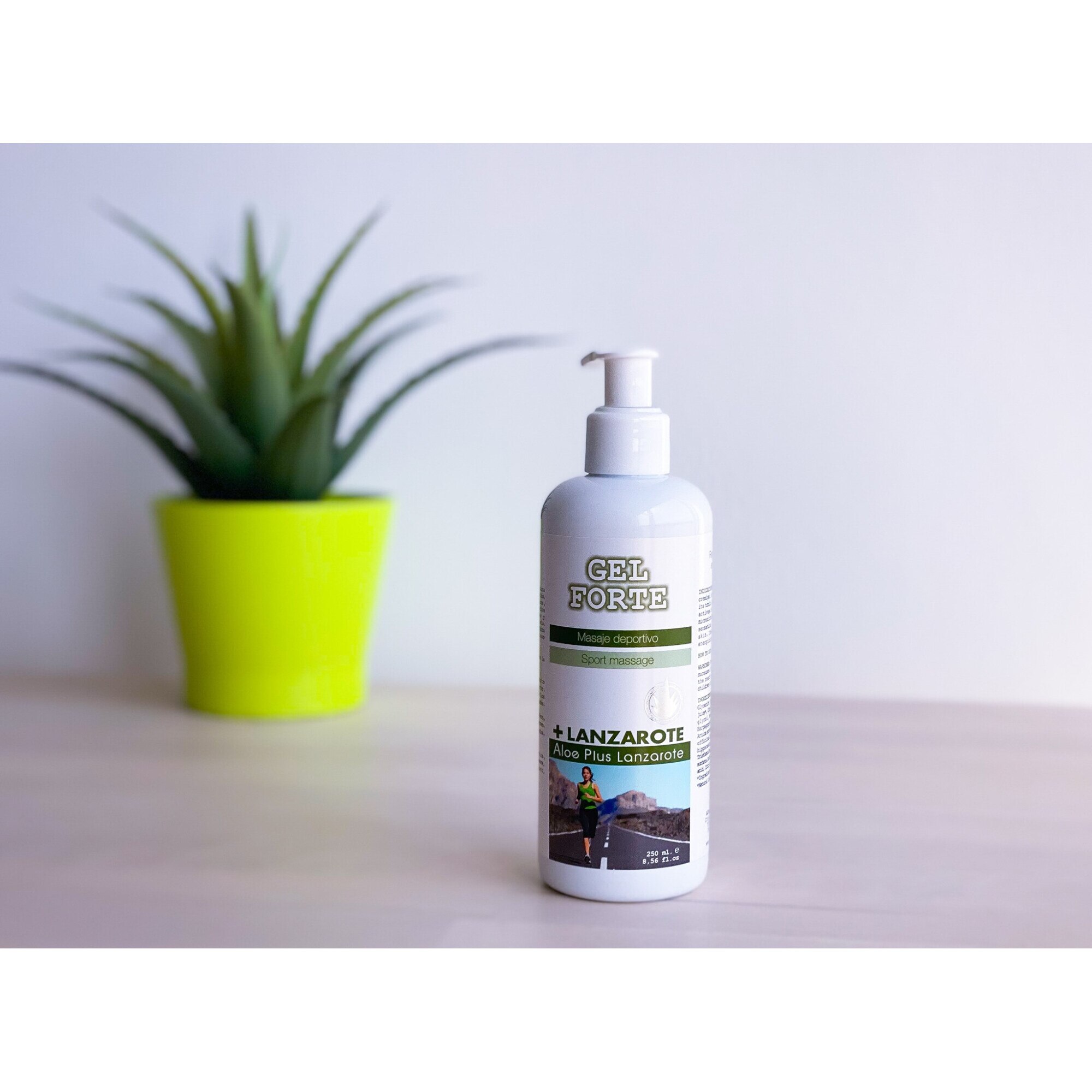 Gel forte Aloe Plus Lanzarote, Aloe vera, Sportmasszzshoz, 100 ml - eMAG.hu
