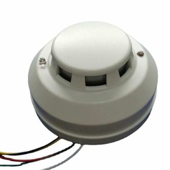 Detector de fum, tehnologie fotoelectrica avansata asigura siguranta, senzorul foarte sensibil detecteaza devreme fumul, Enforose
