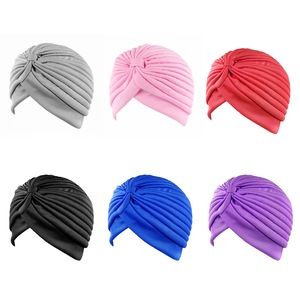 Női kalapok és sapkák