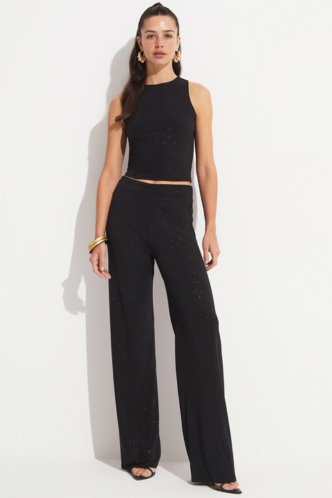 June, Set top crop si pantaloni drepti