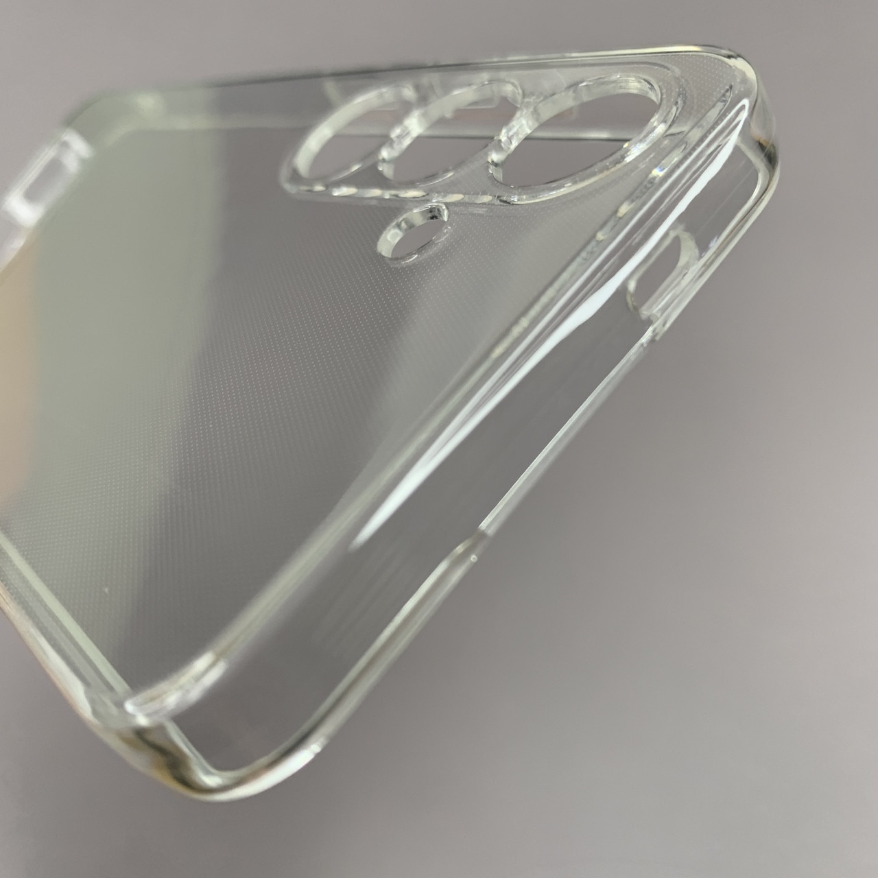 Husa protectie Mat-Tech compatibila cu Samsung Galaxy S24, Anti-soc, 2MM, Protectie Camera, Decupaje Precise, Rezistenta la impact, Margini ridicate pentru protectia ecranului, Transparenta