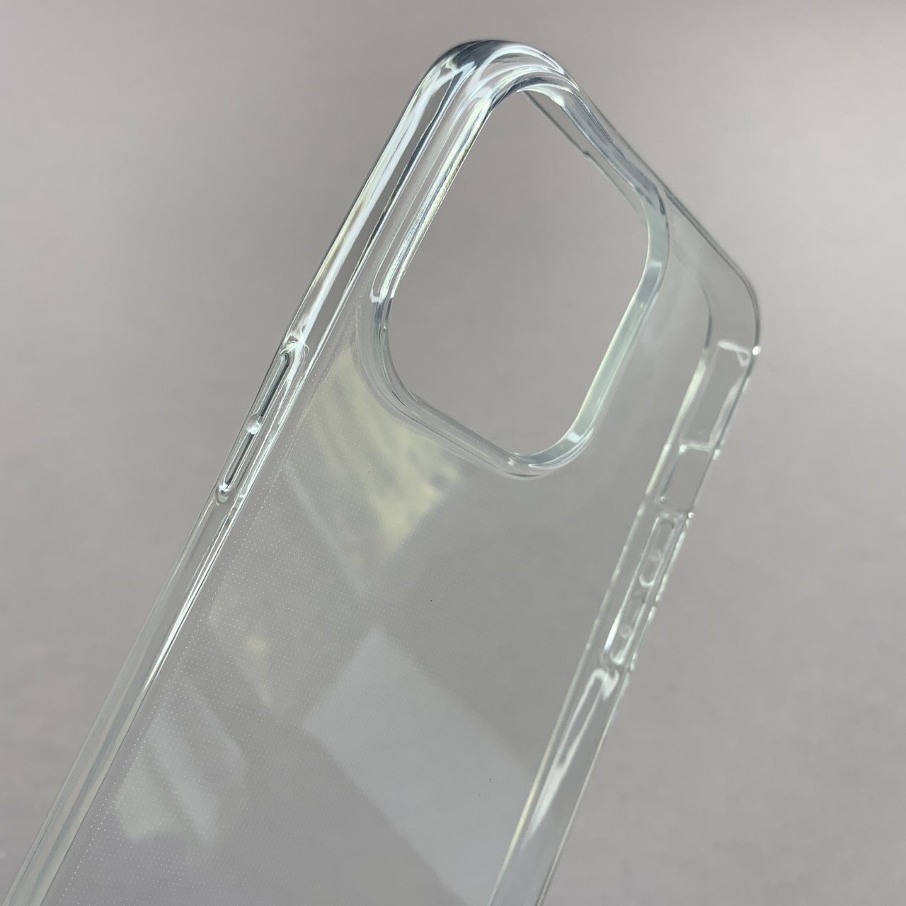 Husa protectie Mat-Tech compatibila cu iPhone 16 Pro, Anti-soc, 2MM, Protectie Camera, Decupaje Precise, Rezistenta la impact, Margini ridicate pentru protectia ecranului, Transparenta