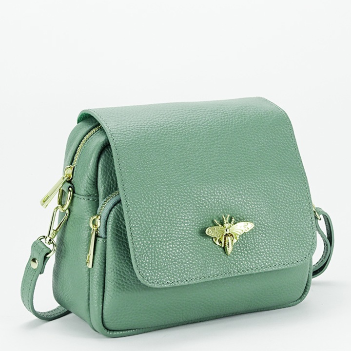 Чанта от естествена кожа с аксесоар пчела B-1502 122, Mint green, Зелен, 19x21x9