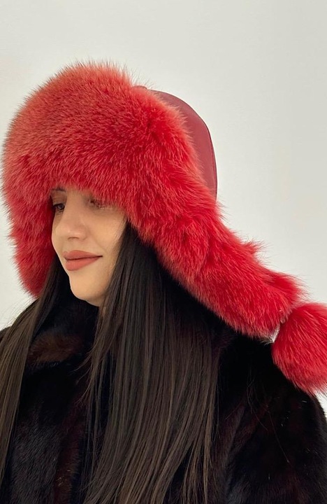 Caciula din blana naturala pentru femei cu urechi, Rosu