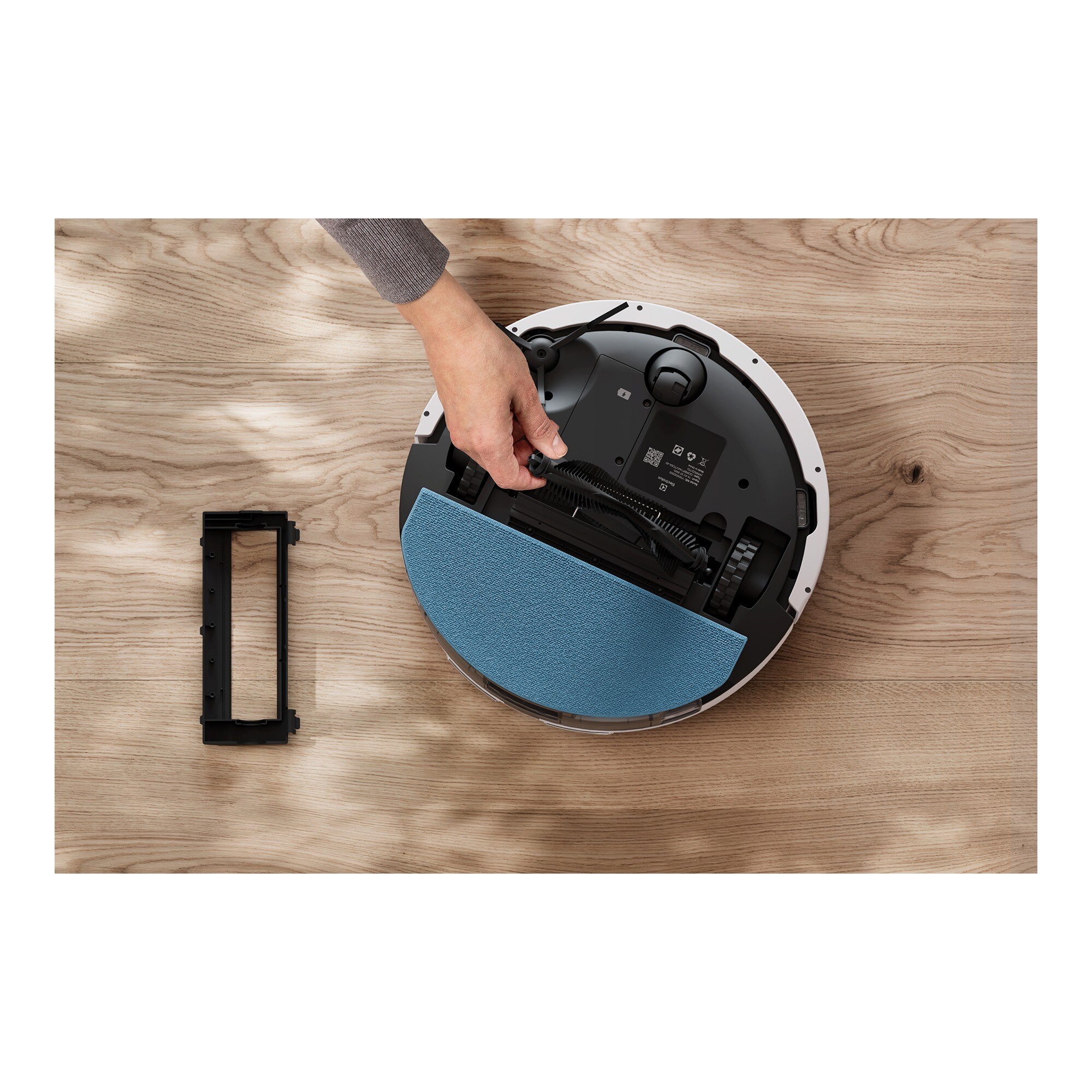 Robot de aspirare Electrolux ER71UW2SW, aspirator si mop, statie automata de golire cu sac igienic Electrolux, 2,4l, tehnologie LiDAR, WI-FI, app Electrolux, 4000Pa, baterie 3200mAh, 46 Wh, 4 viteze, autonomie pana la 140 minute, alb