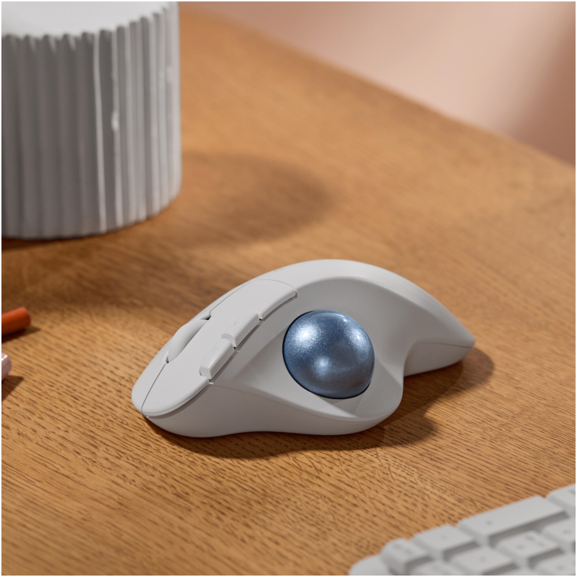 Mouse Logitech ERGO M575S Wireless Trackball, OffWhite, Blue Ball