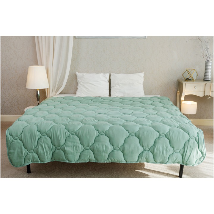 Pilota matlasata Soft Touch Home Still, 200x200 cm, 300 g/mp, microfibra, umplutura vata siliconica, nivel mediu de caldura, verde deschis