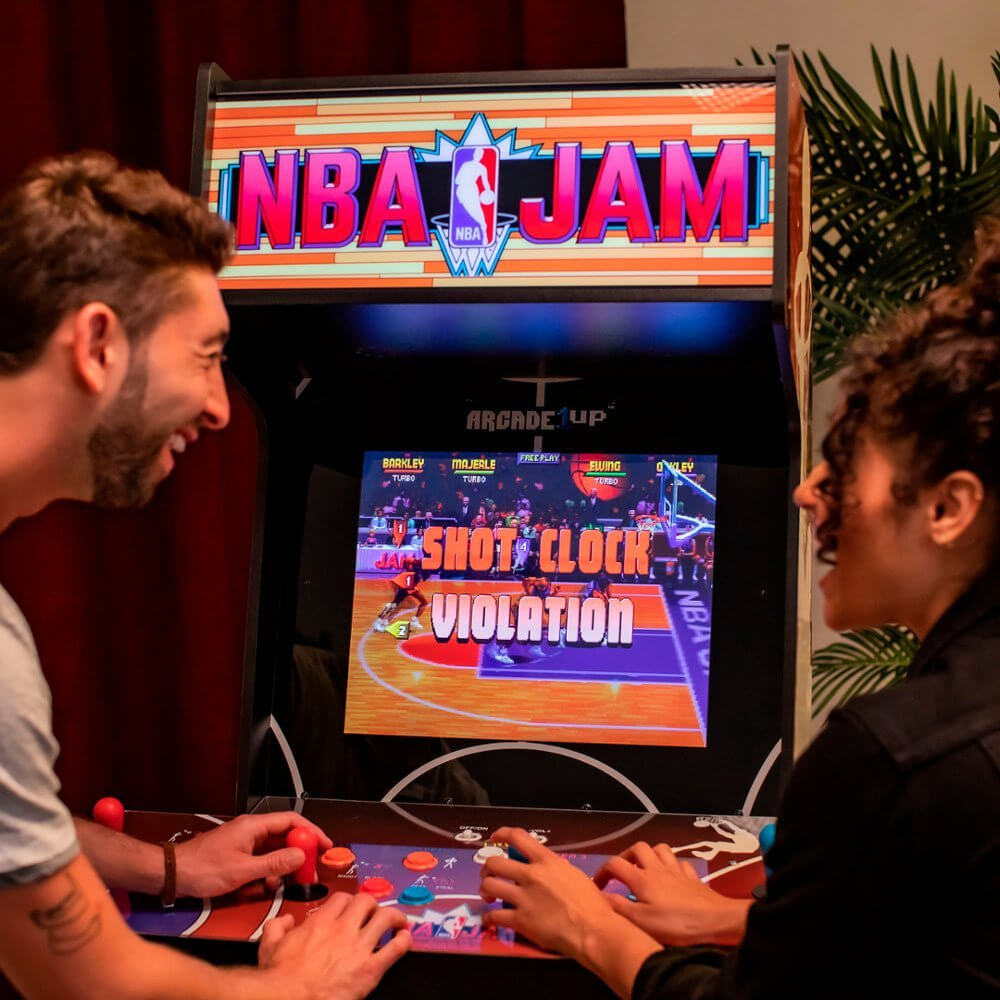Consola verticala 3 jocuri ARCADE1UP, NBA Jam: Shaq Edition, H 170 cm, display color 19 inch, iluminare Marquee, difuzor extern, volum ajustabil, protectie anti-rasturnare, comenzi arcade real-feel, multicolor