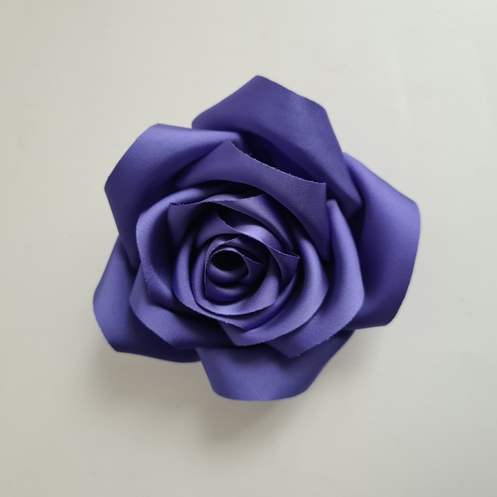 Brosa tip floare mov, diametru 10cm