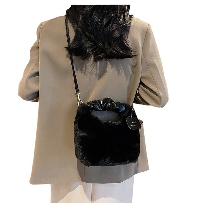 Geanta tote din blana sintetica, neagra, pentru femei