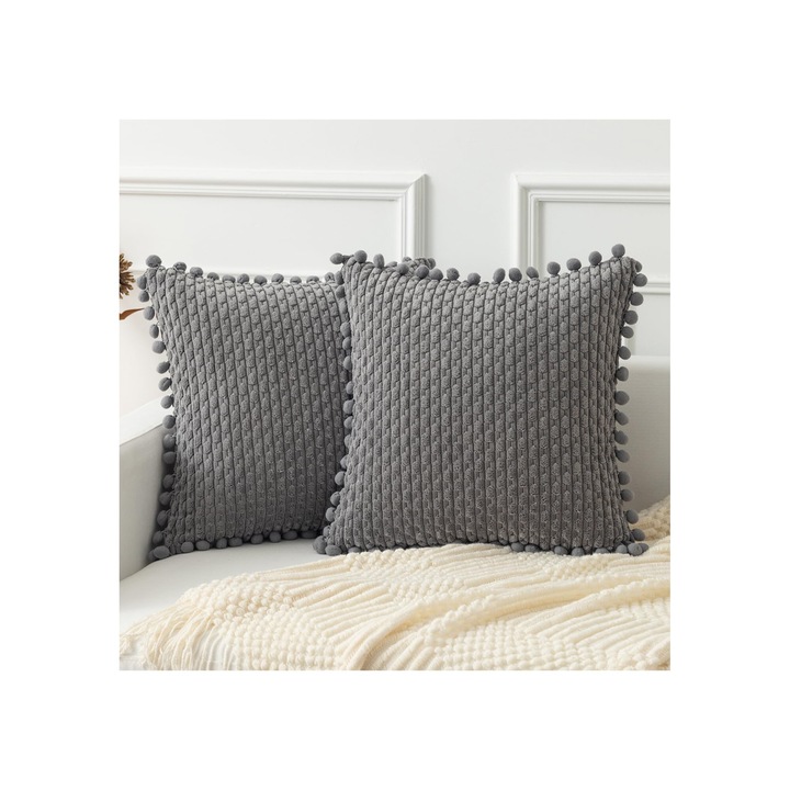 Dekoratív párnahuzat, Bolyhos, bojtokkal, 2 db, 40 x 40 cm, Sötétszürke