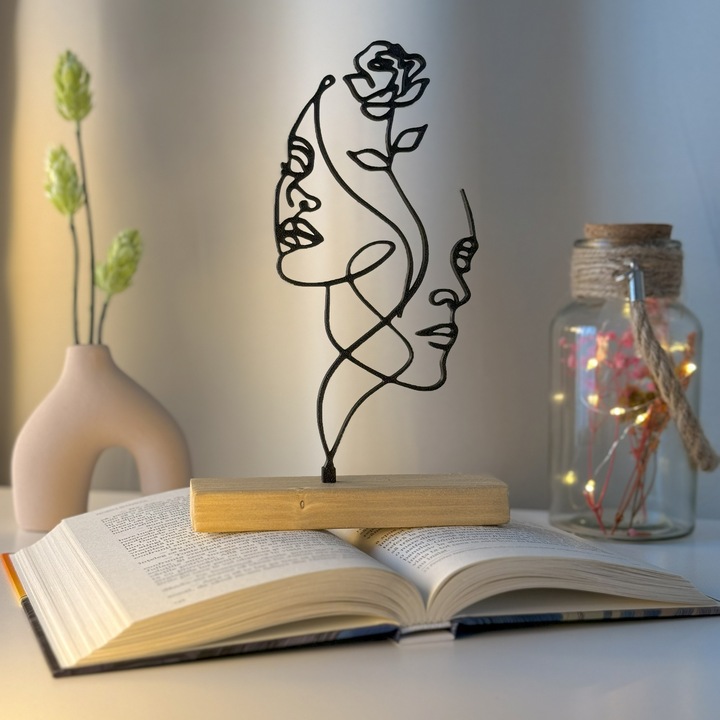 Decoratiune Casa, Chipuri feminine si trandafir – DECORADI®, Eco-friendly, Baza din Lemn Natural, Design Abstract, Negru 21.5cm – Cadou sau Decoratiune de interior cu design modern, Printat 3D din PLA ECO (plastic biodegradabil)