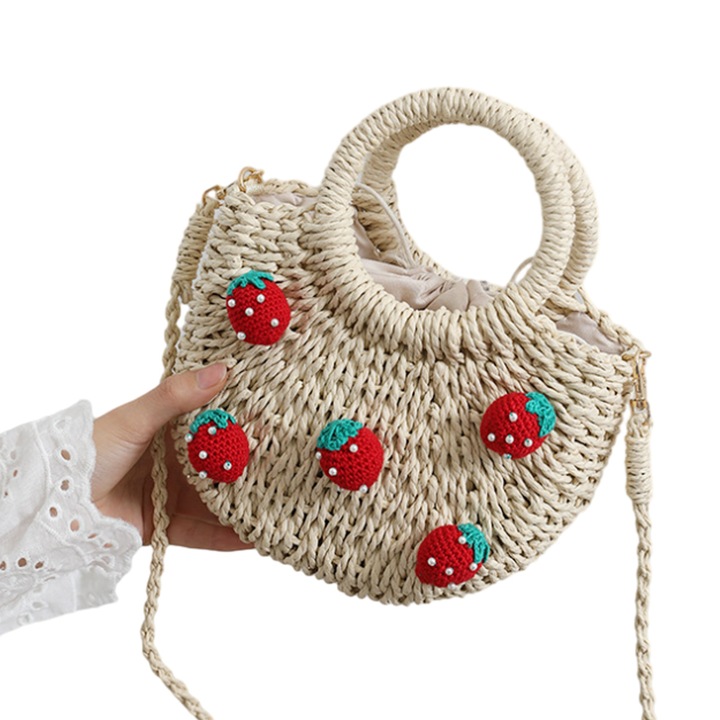 Jormftte fonott válltáska, eper/cseresznye minta, 20x14x6cm, pánt hossza 110cm