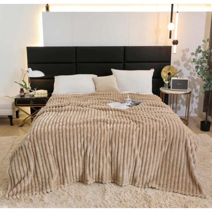 Patura cocolino pufoasa cu dungi, King size, bej, 200x230 cm