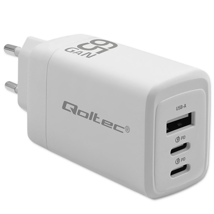 GaN зарядно за стена, 65W, Qoltec, 5-20V, 3-3.35A, 2 x USB-C PD, 1 x USB QC 3.0, бяло, входно напрежение: 220 - 240 V, честота: 50-60 Hz, 40 x 100 x 30 мм
