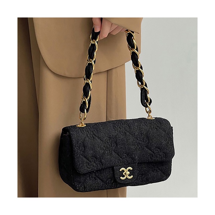 Női válltáska, Jormftte, láncmintás, kicsi, puha, fekete színű.