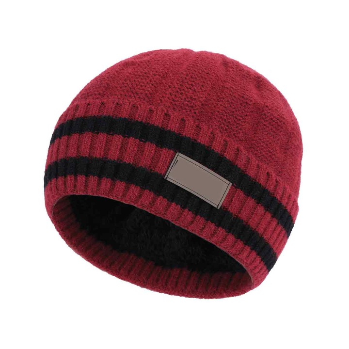 Férfi téli sapka Jormftte, rugalmas, kötött, fülvédelemmel, szín: többszínű