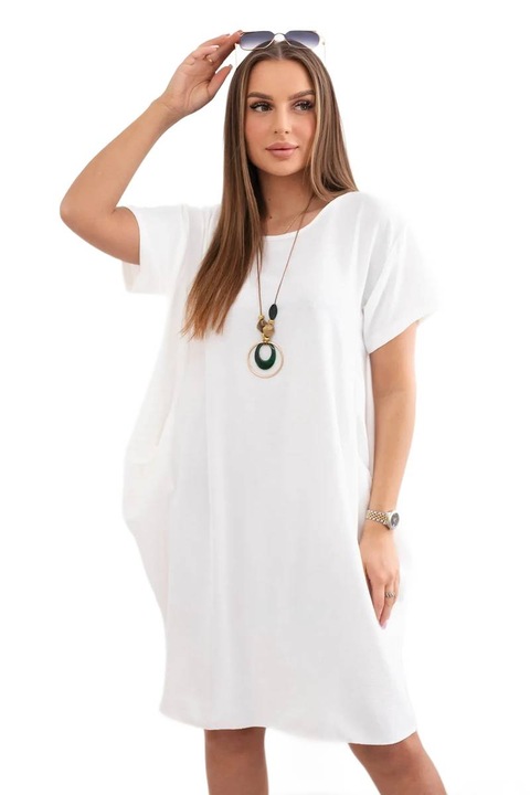 Ekrü ruha zsebekkel és wisiorekkel, mérete 54x100x70cm, univerzális