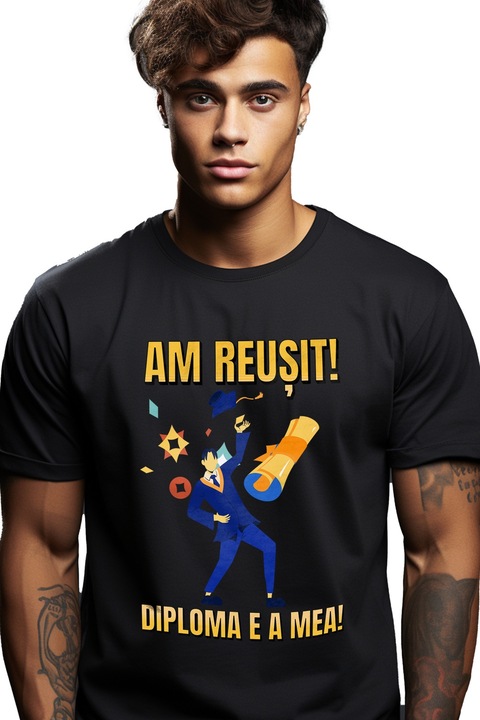 Férfi póló Megcsináltuk! A diplomám! Férfi főiskolai végzettség, mintás, 100% pamut, fekete, S