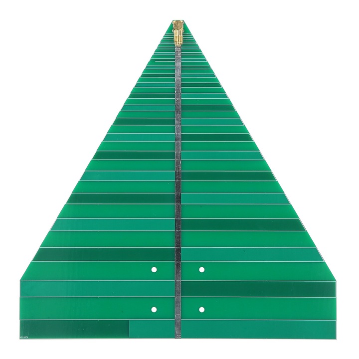 Log periodikus antenna, 600-6000MHz, 6-7dB, 50W