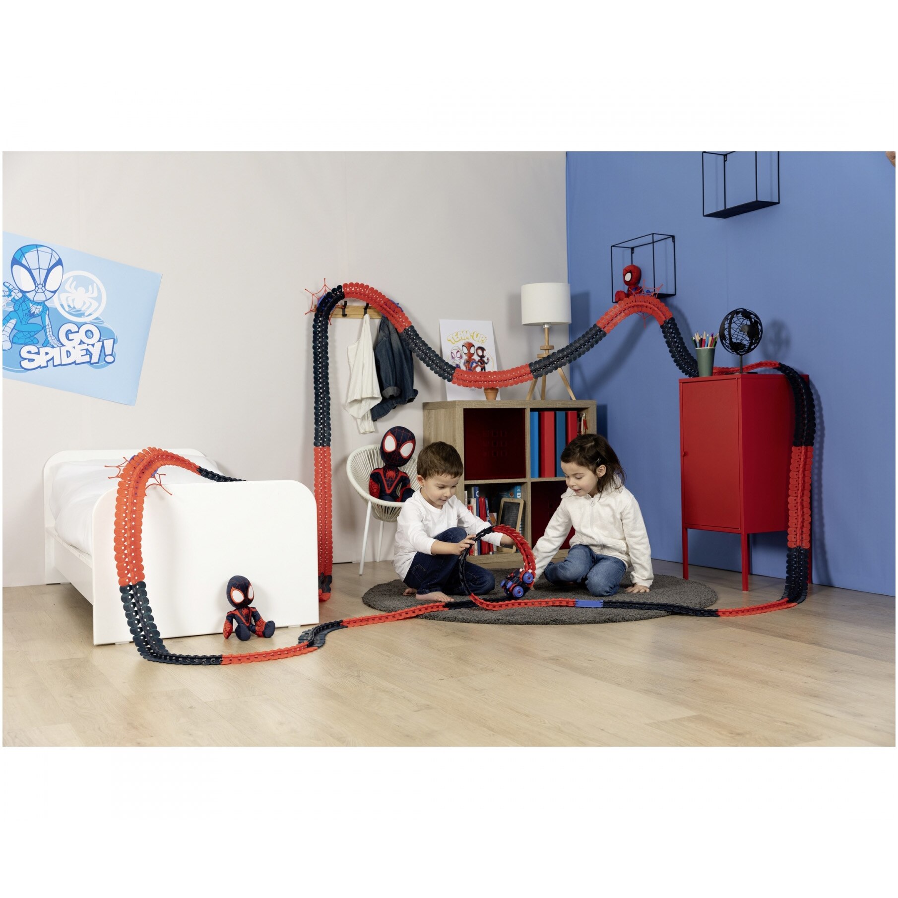 Set circuit de joaca Spidey - Flextreme Miles Morales - eMAG.ro