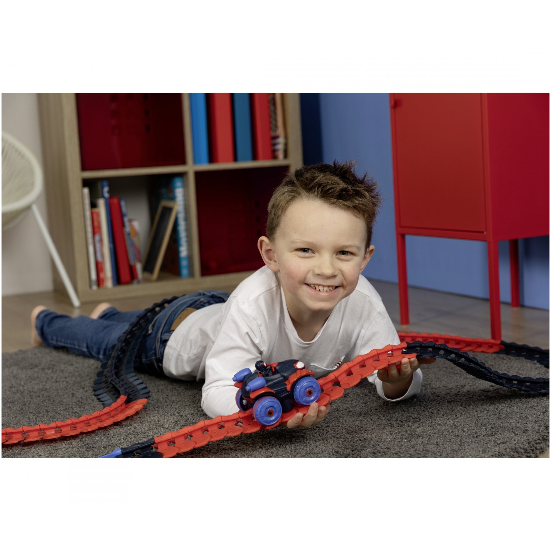 Set circuit de joaca Spidey - Flextreme Miles Morales - eMAG.ro
