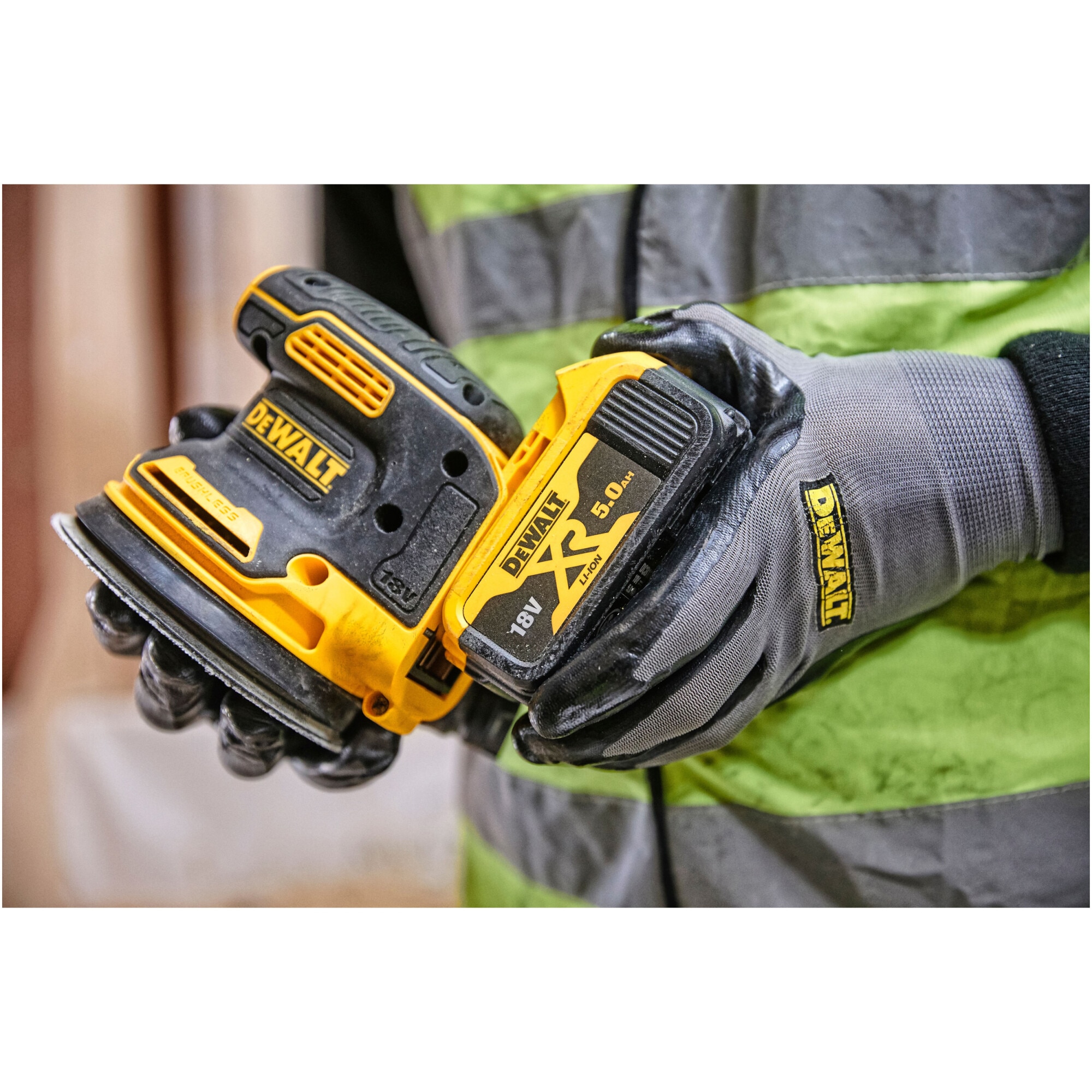 Slefuitor orbital pe acumulator DeWALT DCW210N, 18 V XR, motor