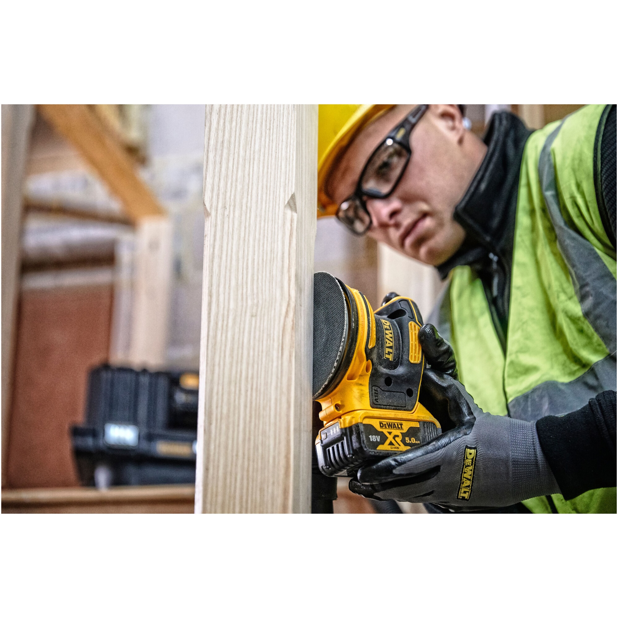 Slefuitor orbital pe acumulator DeWALT DCW210N, 18 V XR, motor