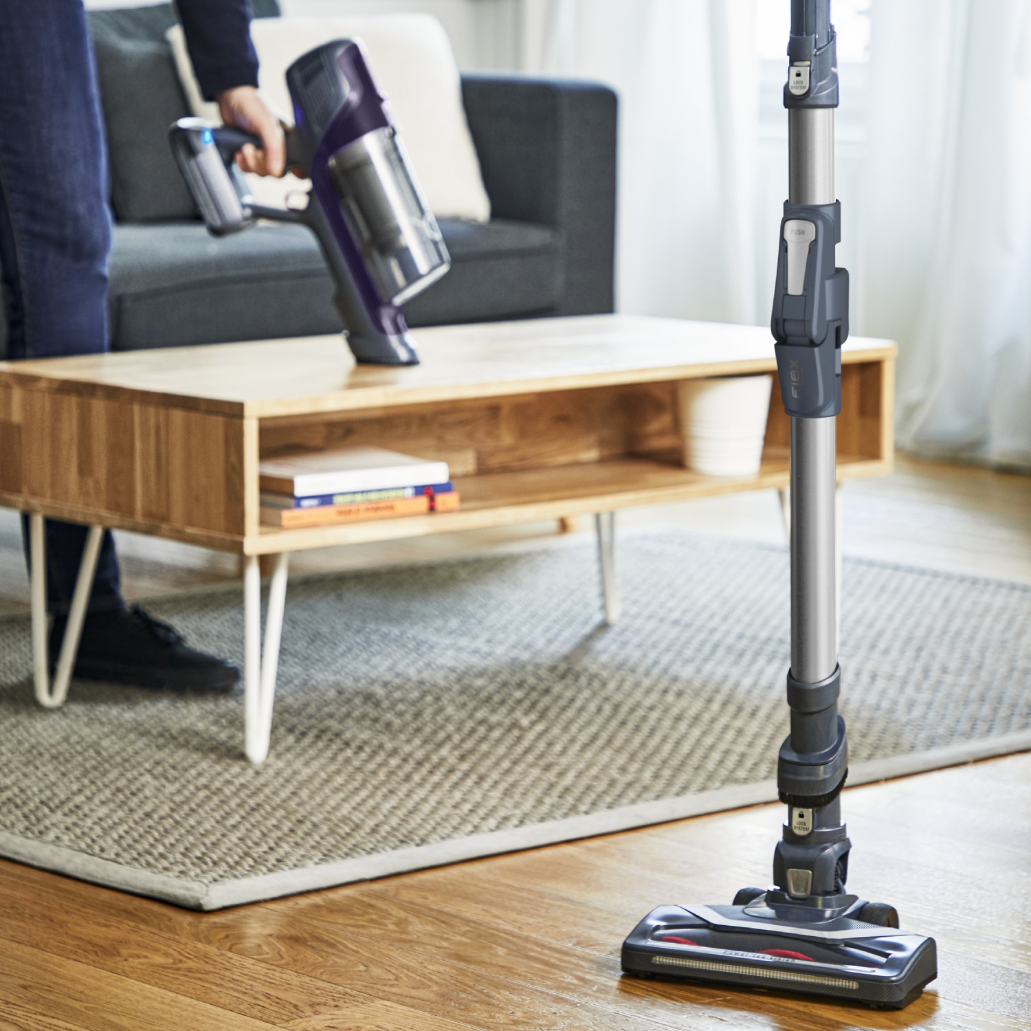 Aspirator vertical fara fir Rowenta X-Pert 6.60 Essential RH6848WO, 100W, autonomie 45 min, recipient praf 0.55L, statie de incarcare, duza spatii inguste, perie tapiterie, iluminare LED, violet, gri & argintiu