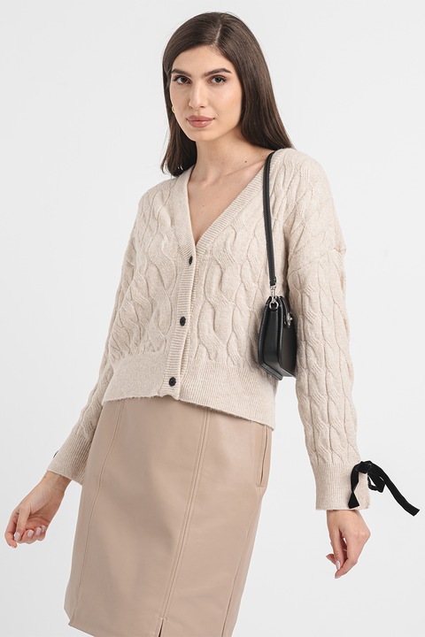 Vila, Viripa Buttnoed Cargigan, Csontszín