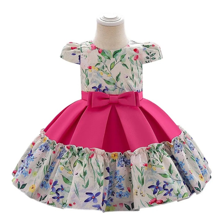 Rózsaszín ruha virágmintával