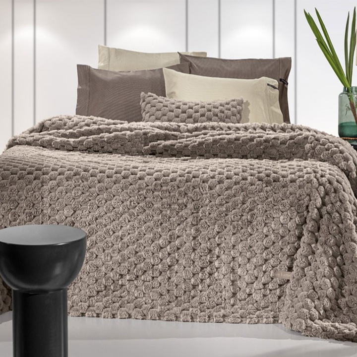 Patura King Size Elixir din blana artificiala, Guy Laroche, Poliester, 260 x 240 cm, Taupe